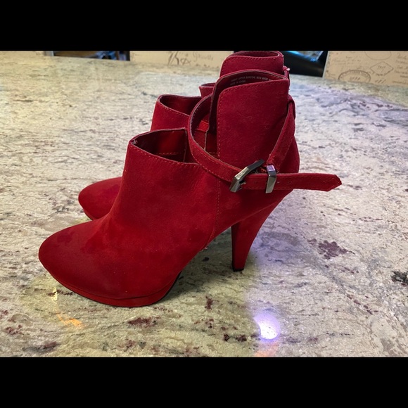 Red Suede Ankle Boots by “Diba” size 9 1/2. - Picture 3 of 8